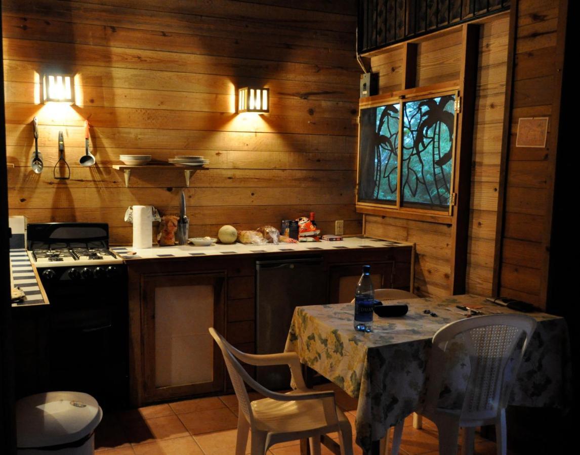 Roatan Bed & Breakfast Apartments Вест-Энд Номер фото