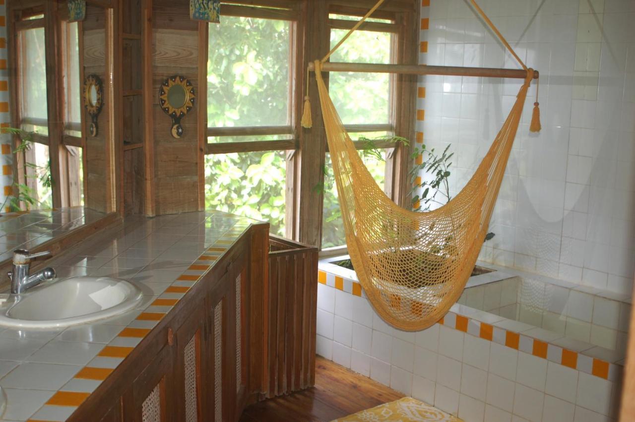 Roatan Bed & Breakfast Apartments Вест-Энд Экстерьер фото