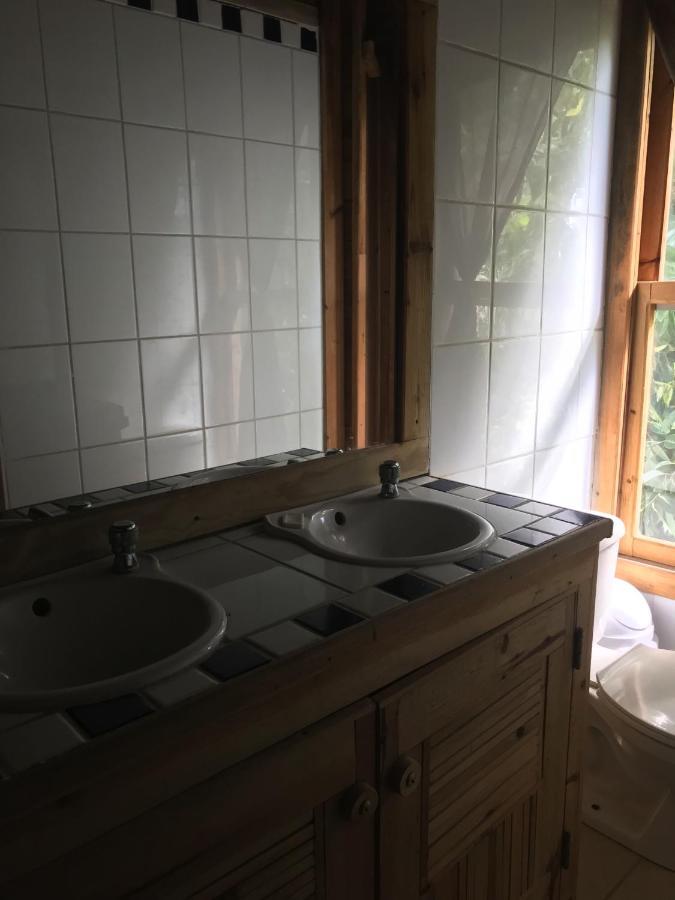 Roatan Bed & Breakfast Apartments Вест-Энд Экстерьер фото