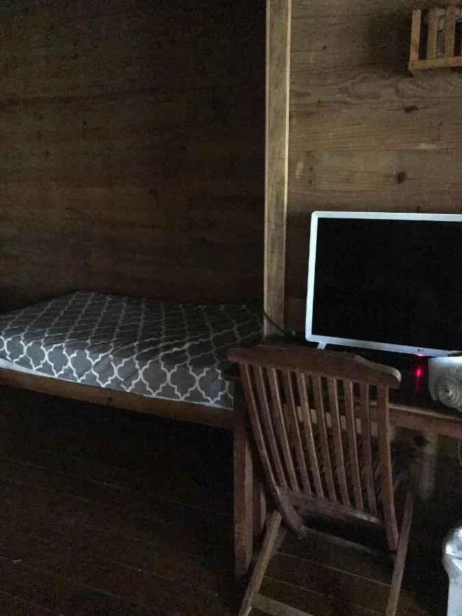 Roatan Bed & Breakfast Apartments Вест-Энд Экстерьер фото
