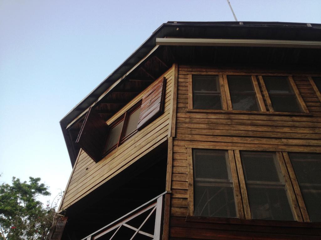 Roatan Bed & Breakfast Apartments Вест-Энд Экстерьер фото