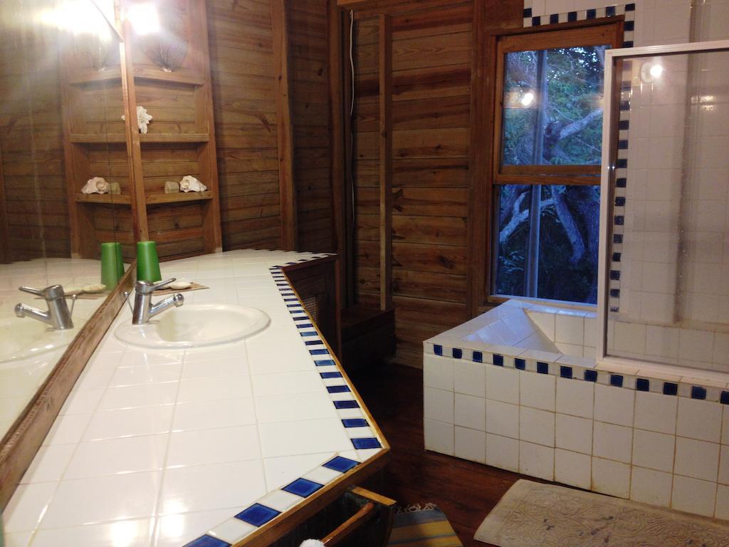 Roatan Bed & Breakfast Apartments Вест-Энд Экстерьер фото