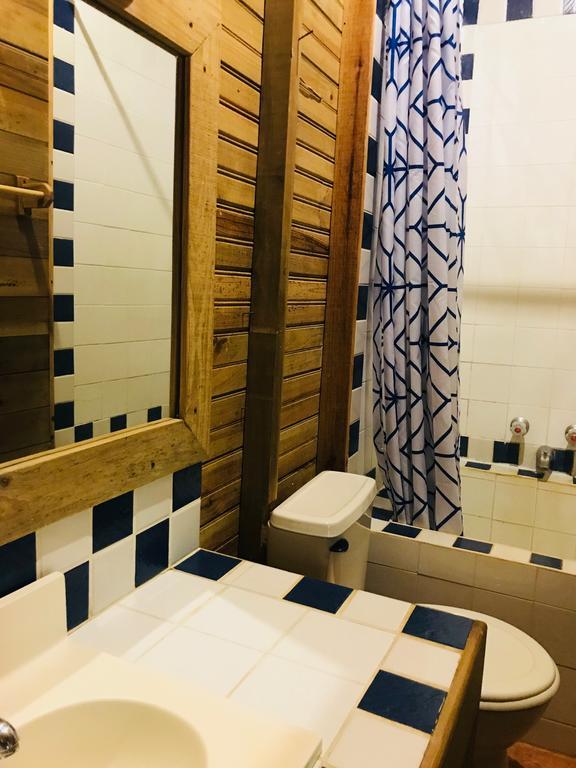 Roatan Bed & Breakfast Apartments Вест-Энд Экстерьер фото