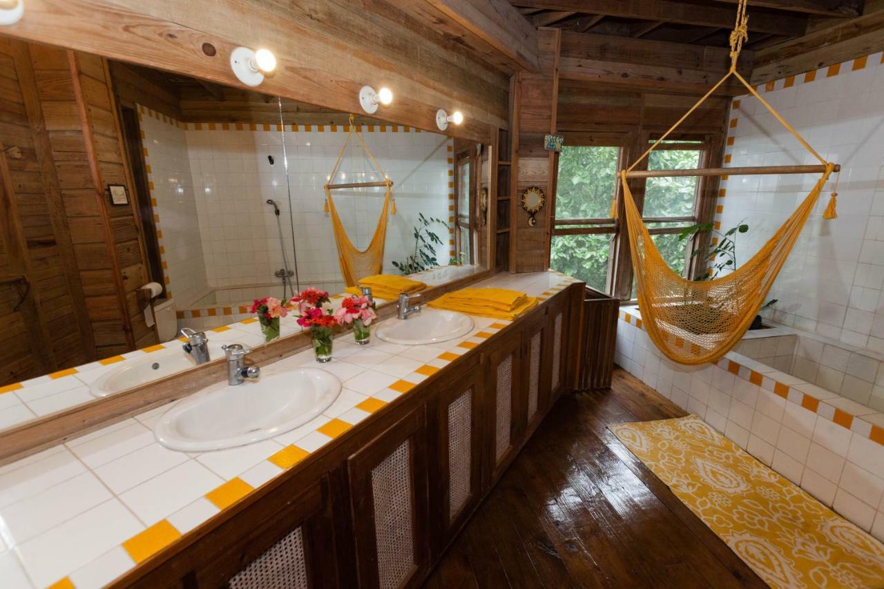 Roatan Bed & Breakfast Apartments Вест-Энд Экстерьер фото